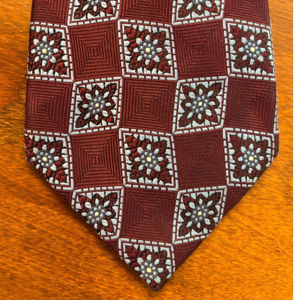 Jos. A. Bank Burgundy Silk Necktie Signature Collection Floral Pattern Flaw